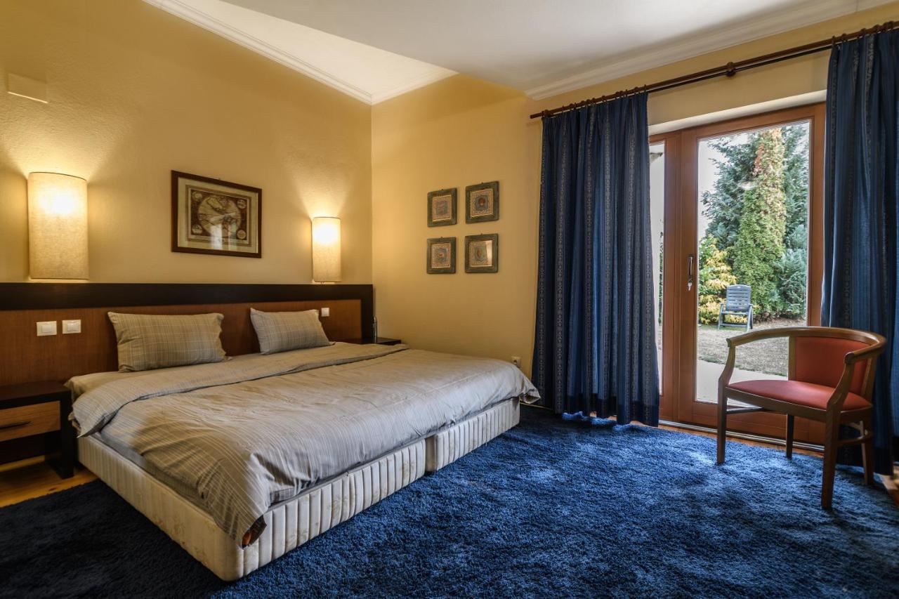 Villa Anna Luxury Lake Residence Shtarkelovo Gnezdo Ngoại thất bức ảnh